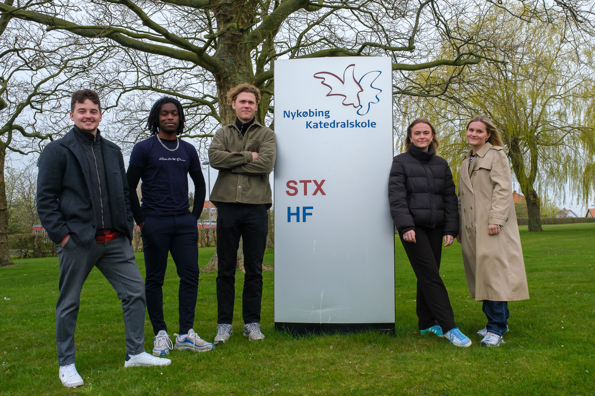 Elever ved vores pylon