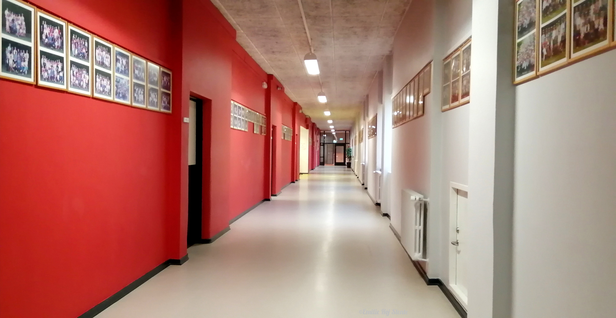 Tom gang og røde vægge på Nykøbing Katedralskole